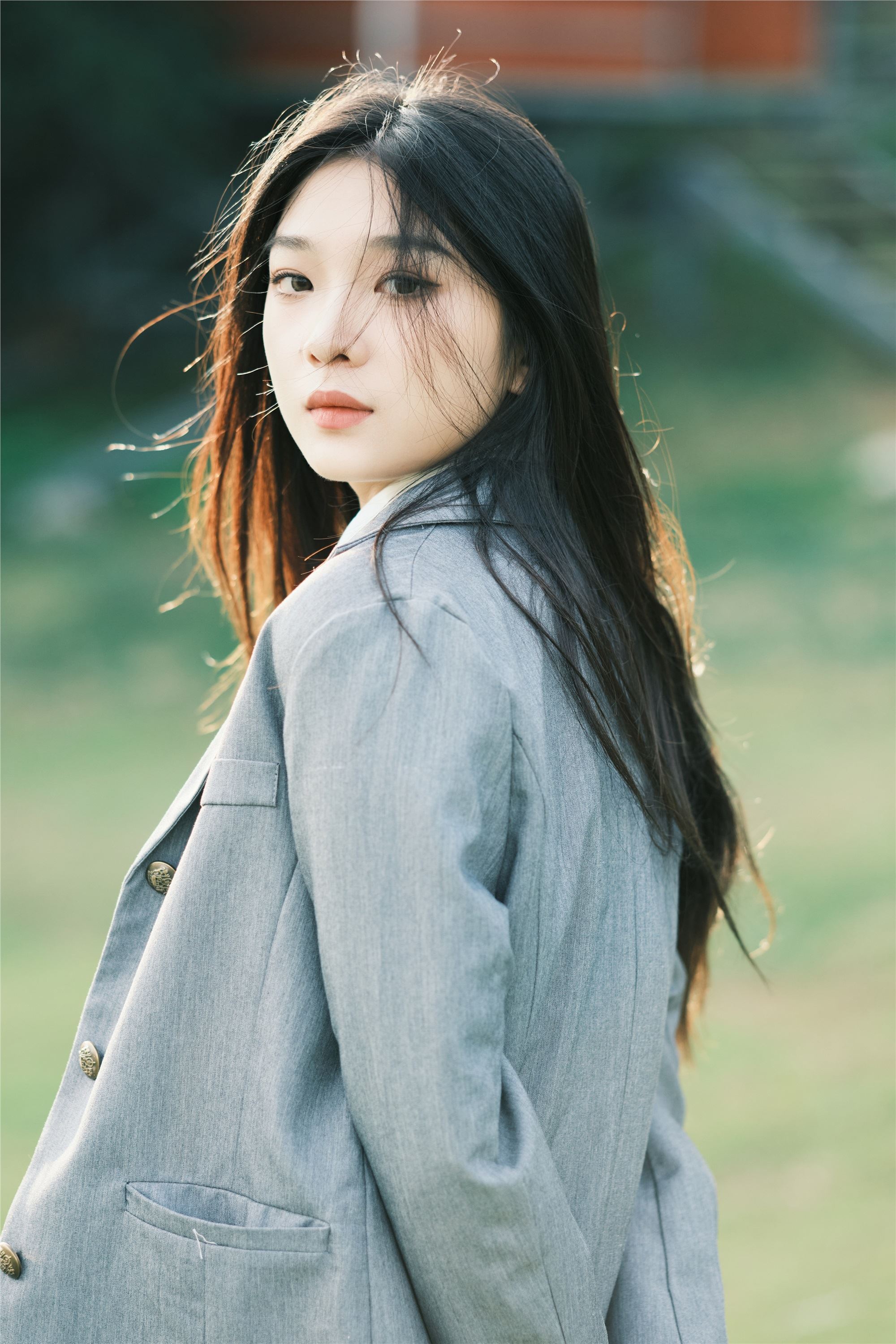 YITUYU艺图语 2025.01.06 草坪学院 一只狸猫